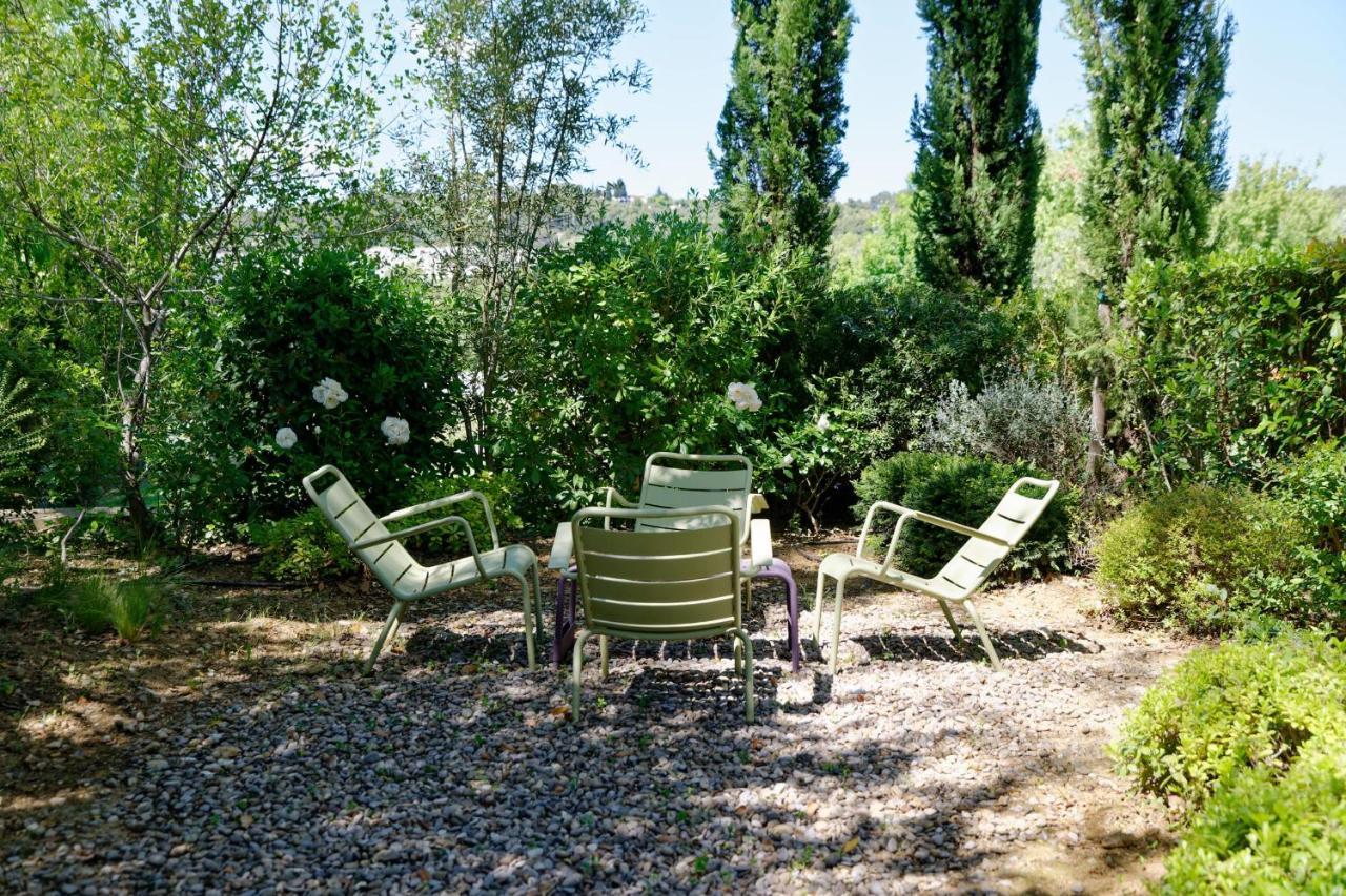 Private Furnished Apartment With All Comfort Has A Garden In A Green Space Meyreuil Kültér fotó